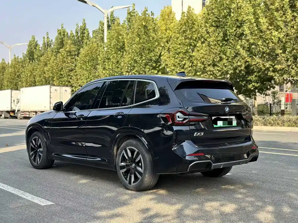 BMW iX3 — фото 7