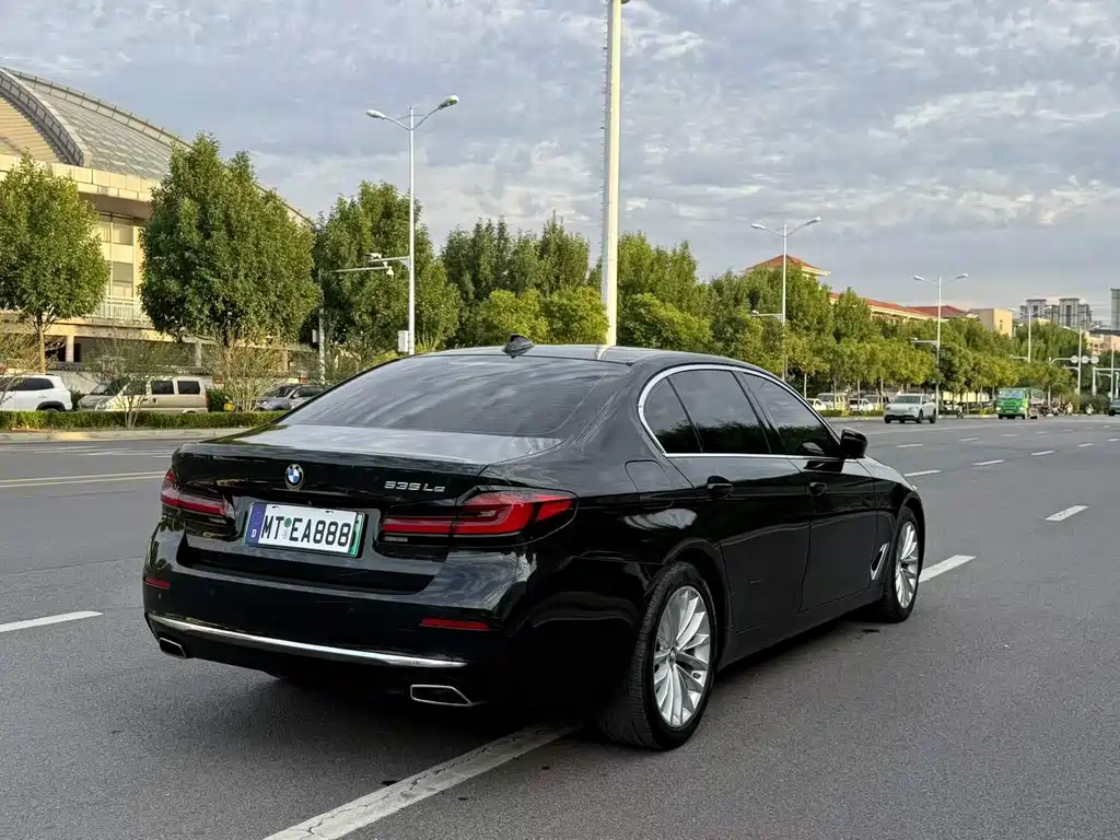 BMW 5 Series New Energy — фото 7