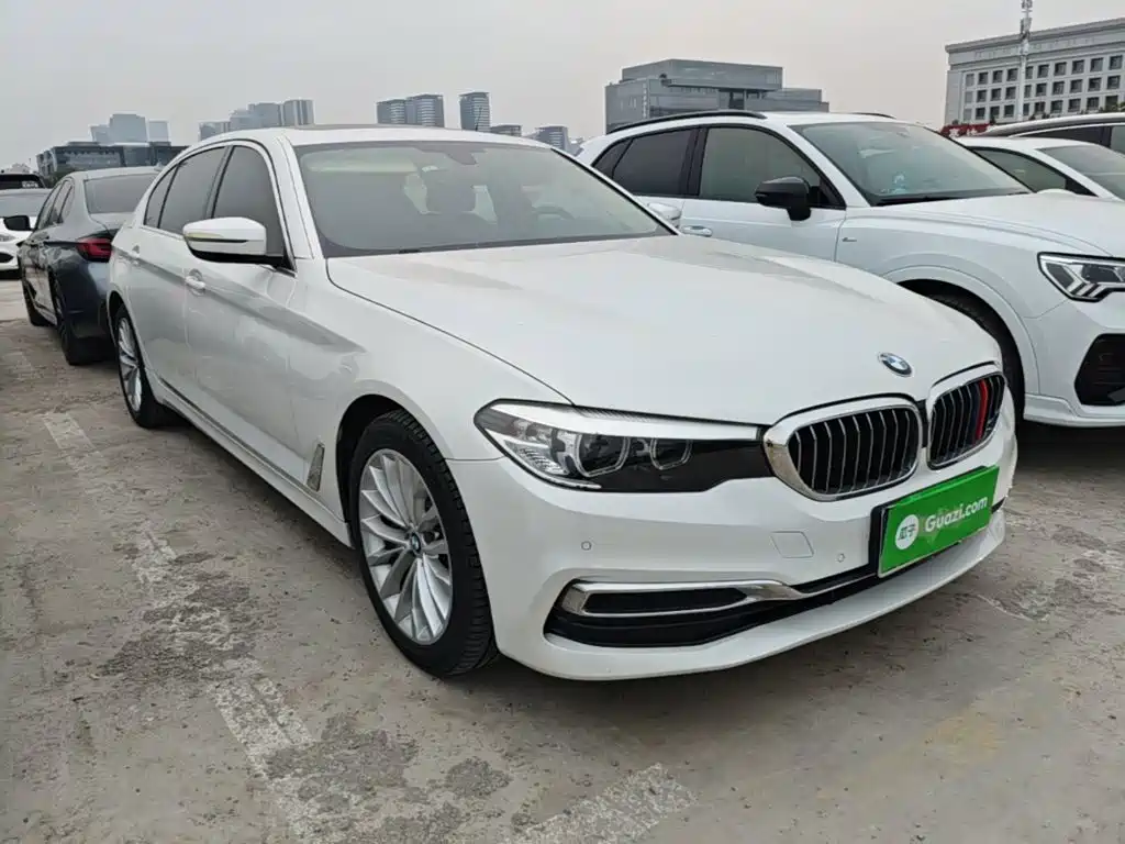 BMW 5 Series — фото 4