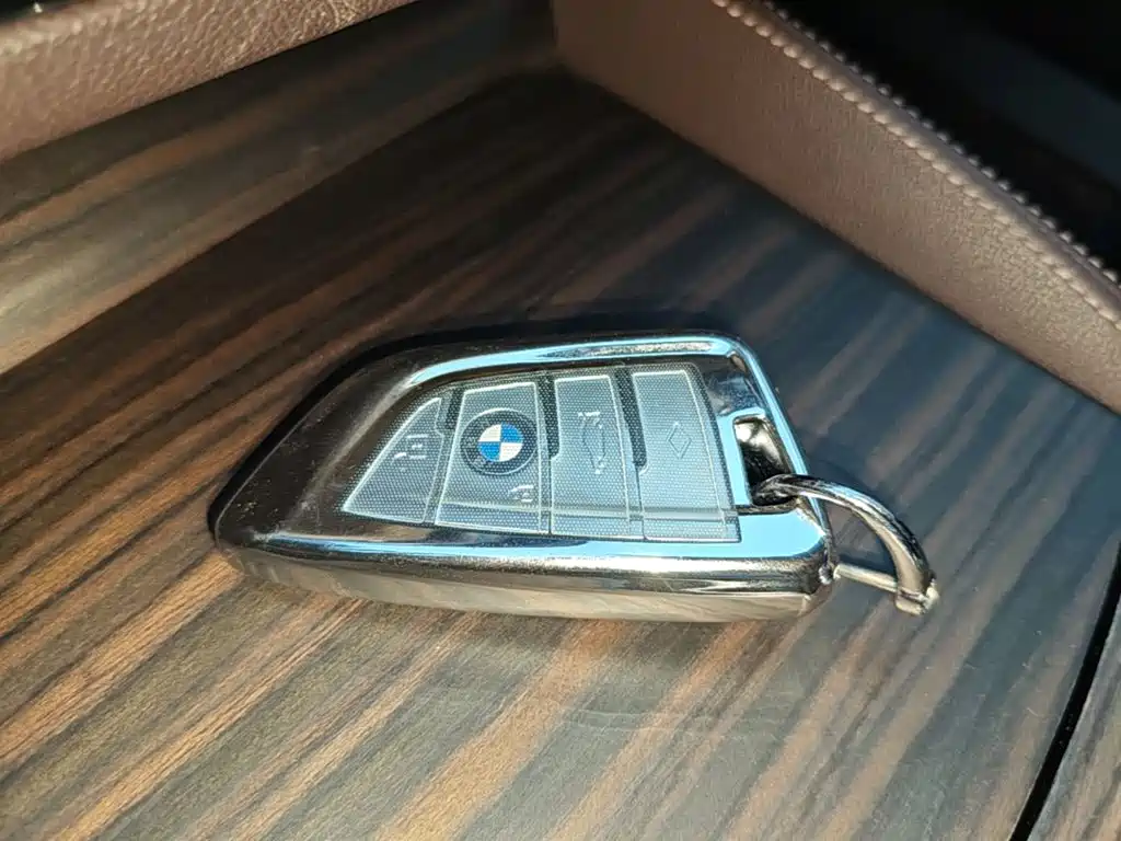 BMW 5 Series — фото 9