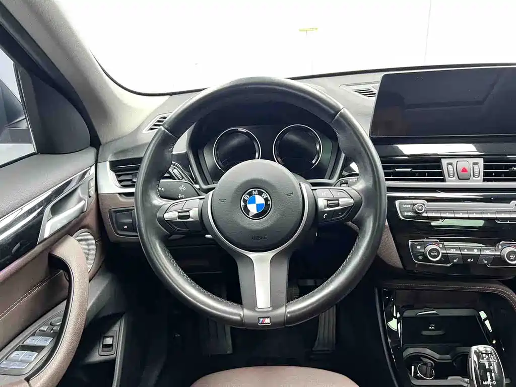 BMW X1 — фото 10
