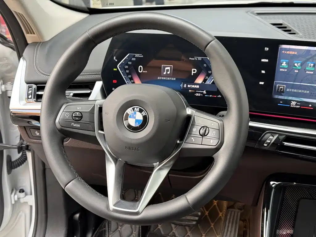BMW X1 — фото 13
