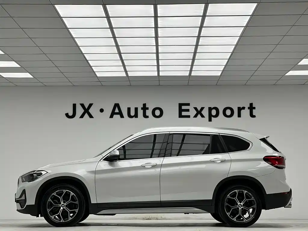 BMW X1 — фото 11