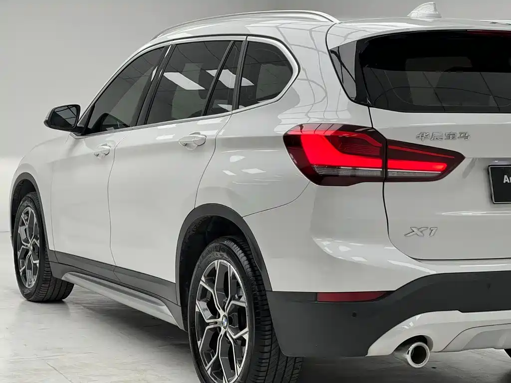 BMW X1 — фото 13