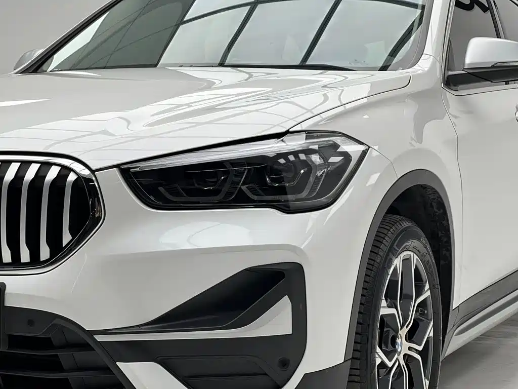 BMW X1 — фото 5