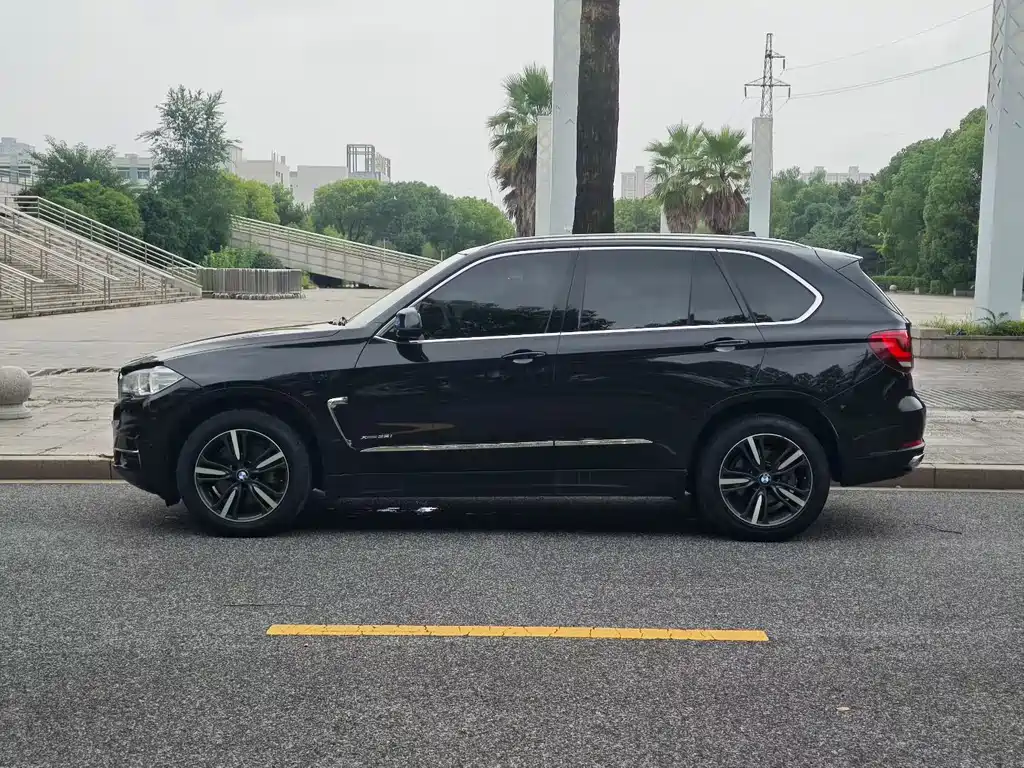 BMW X5 (Import) — фото 4