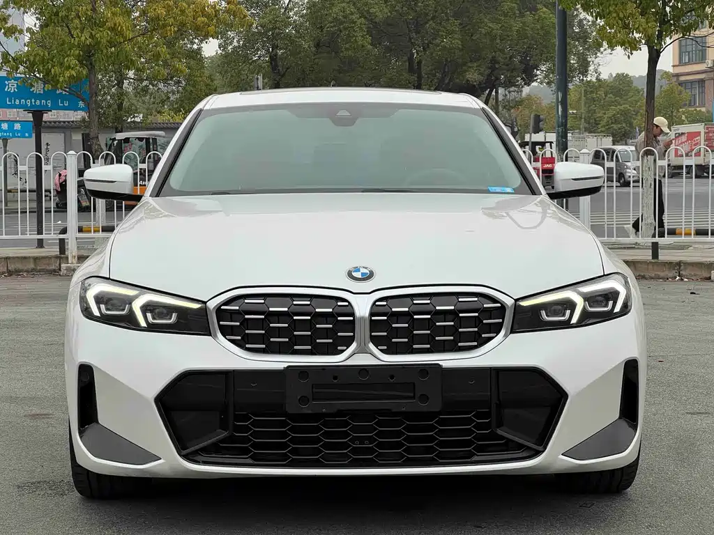 BMW 3 Series — фото 1