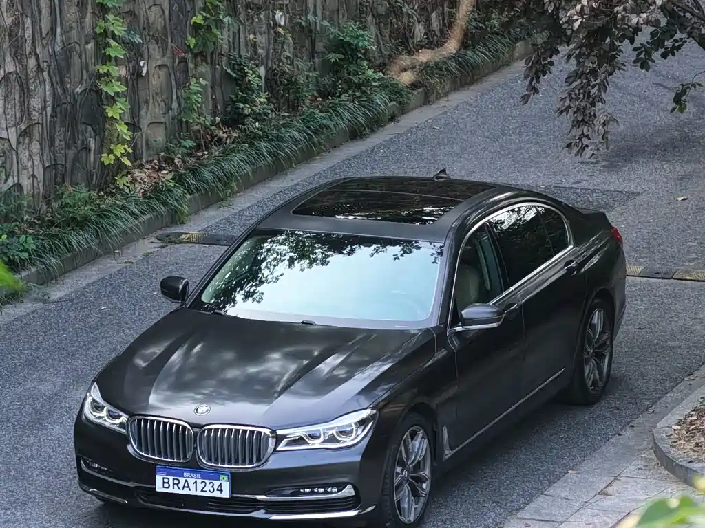 BMW 7 Series — фото 11