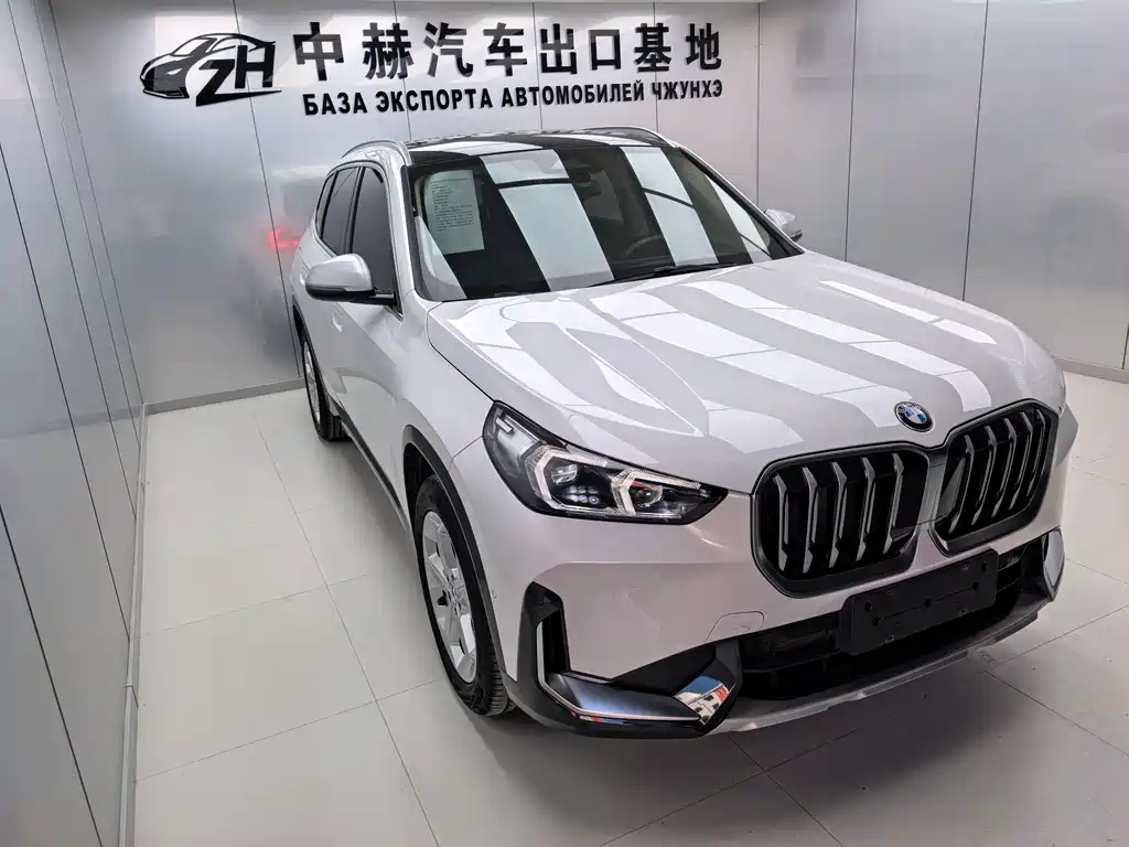 BMW X1 — фото 7