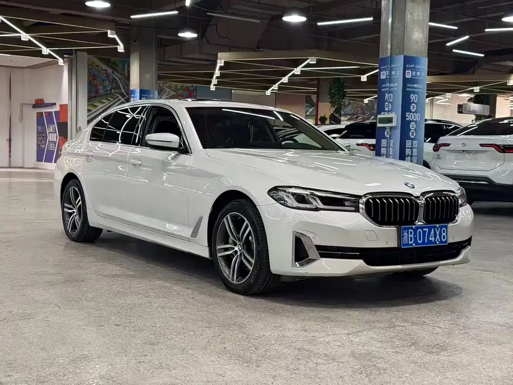 BMW 5 Series — фото 2