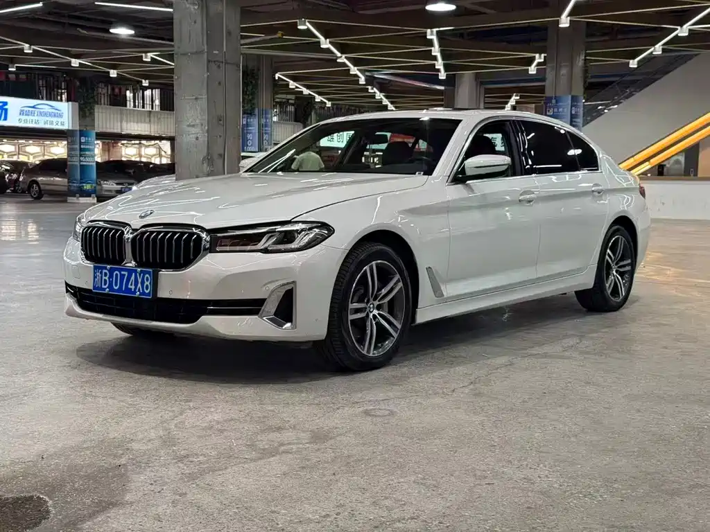BMW 5 Series — фото 3