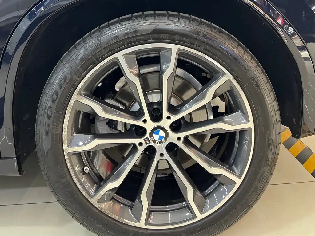 BMW X3 — фото 10