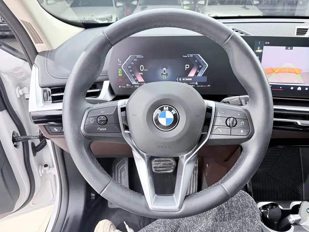 BMW X1 — фото 10