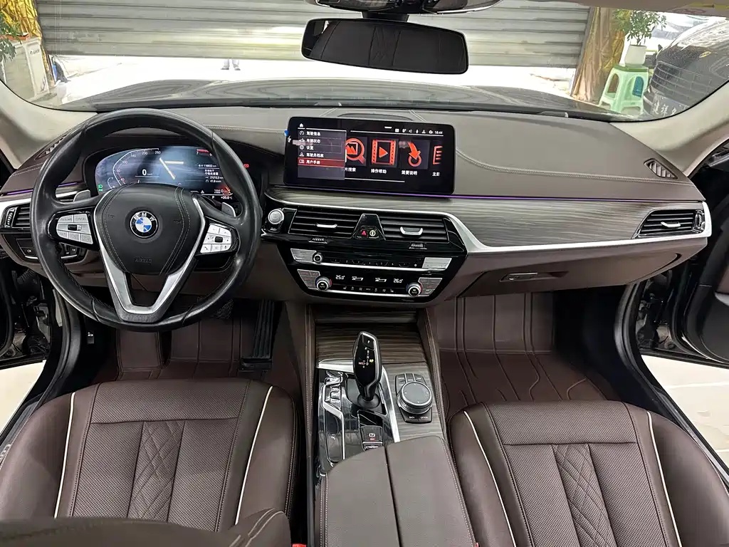 BMW 5 Series — фото 18