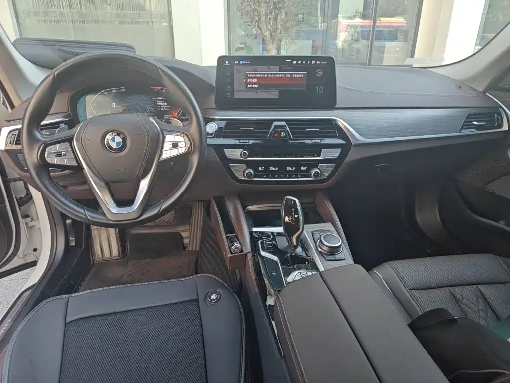 BMW 5 Series — фото 10