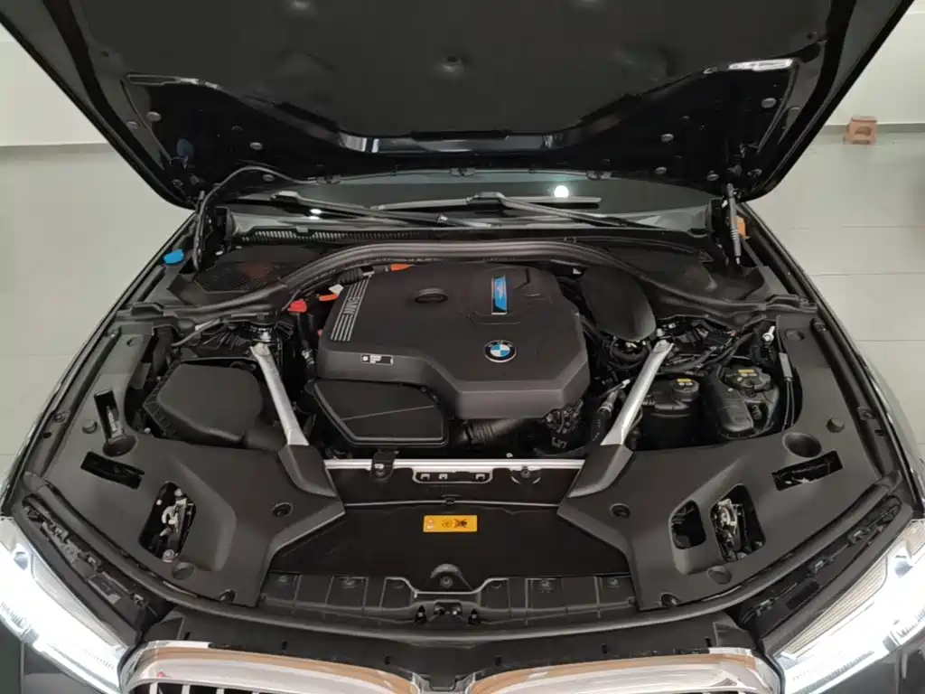 BMW 5 Series New Energy — фото 20