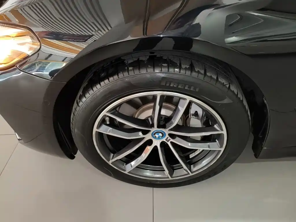 BMW 5 Series New Energy — фото 23