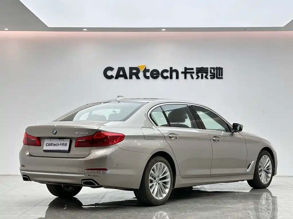 BMW 5 Series — фото 5