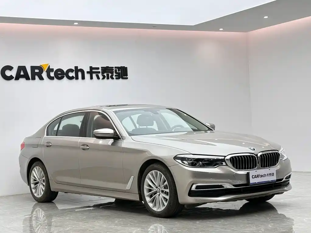 BMW 5 Series — фото 6