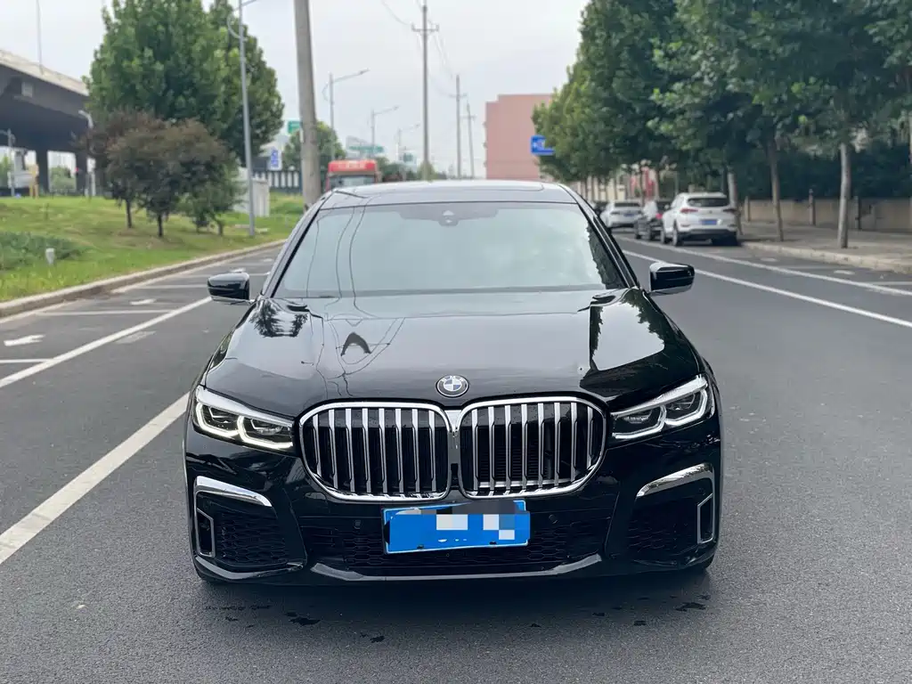 BMW 7 Series — фото 2