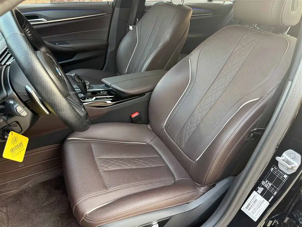 BMW 5 Series — фото 11