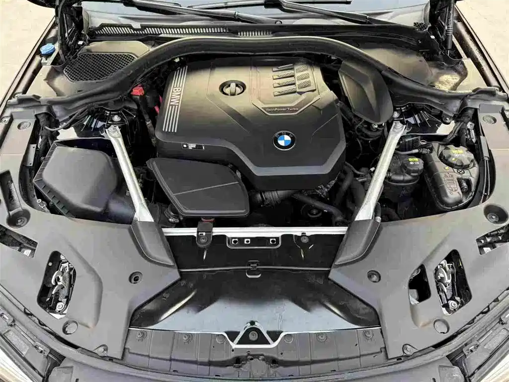 BMW 5 Series — фото 21