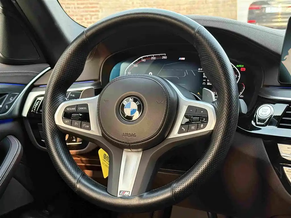 BMW 5 Series — фото 5