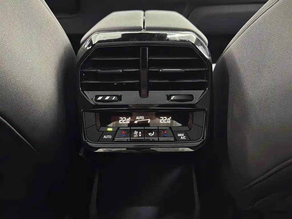BMW iX — фото 10