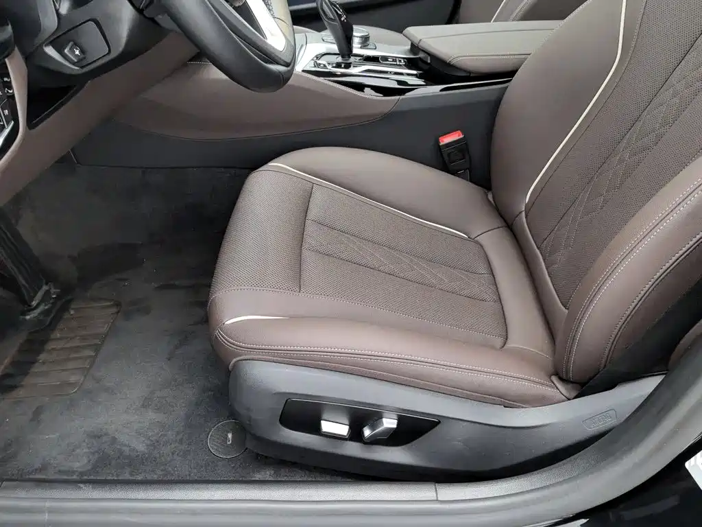 BMW 5 Series — фото 20