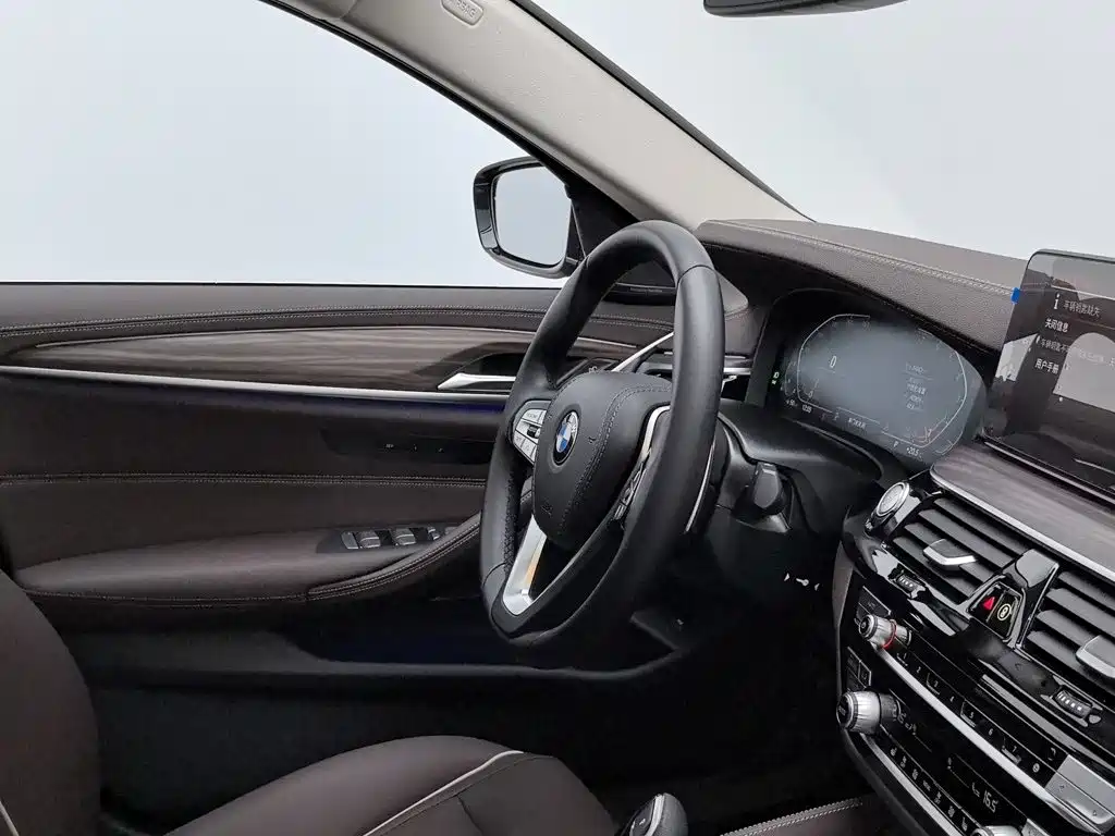 BMW 5 Series — фото 22