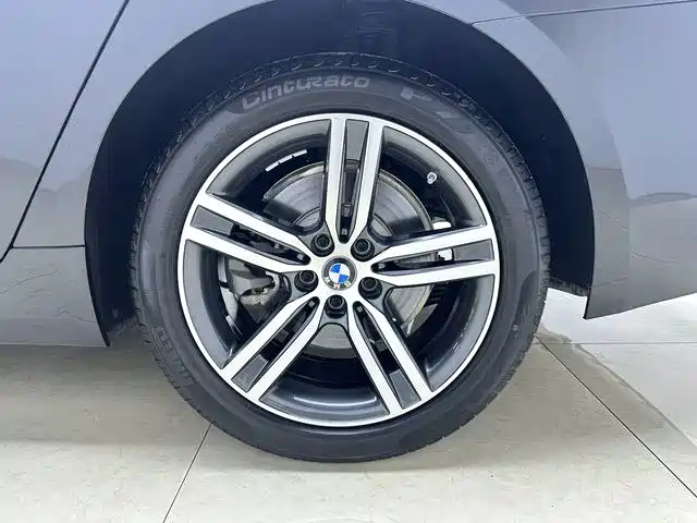 BMW 5 Series — фото 11