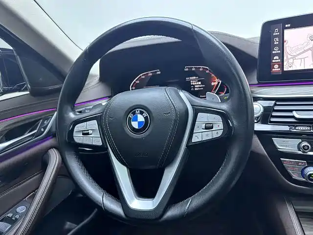 BMW 5 Series — фото 15