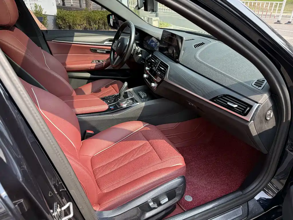 BMW 5 Series — фото 13