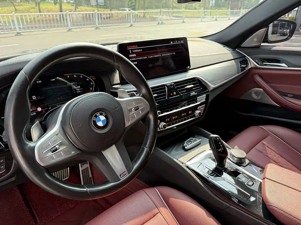 BMW 5 Series — фото 14
