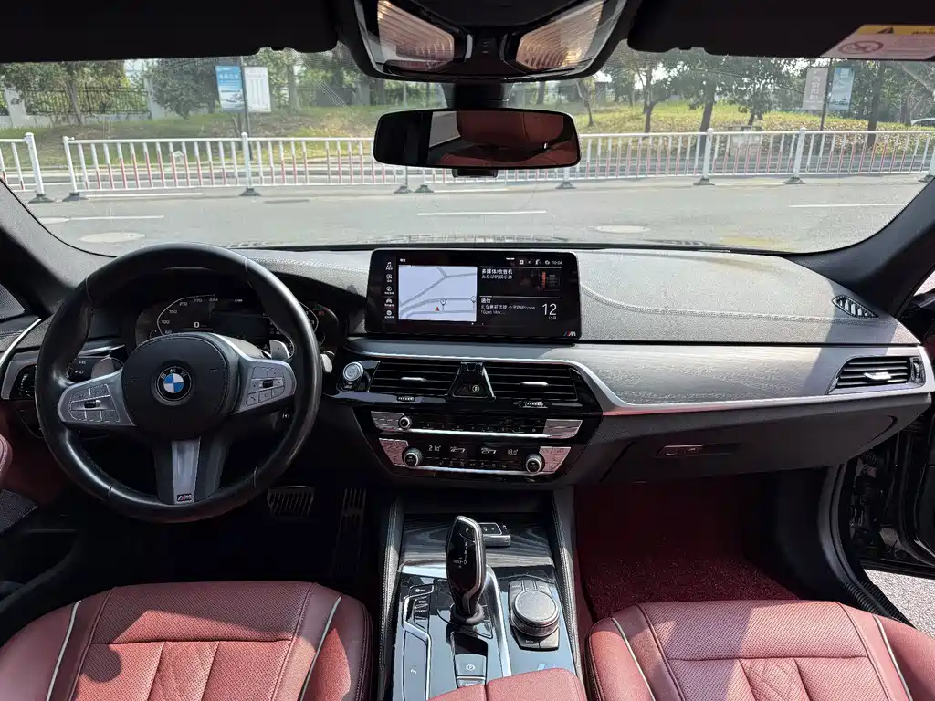 BMW 5 Series — фото 10