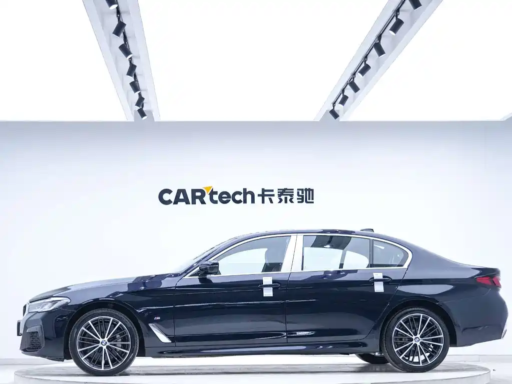 BMW 5 Series — фото 2