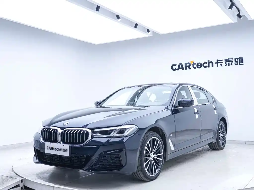 BMW 5 Series — фото 14