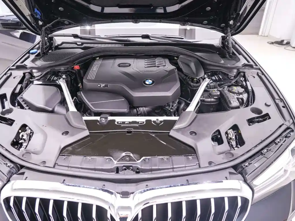 BMW 5 Series — фото 20
