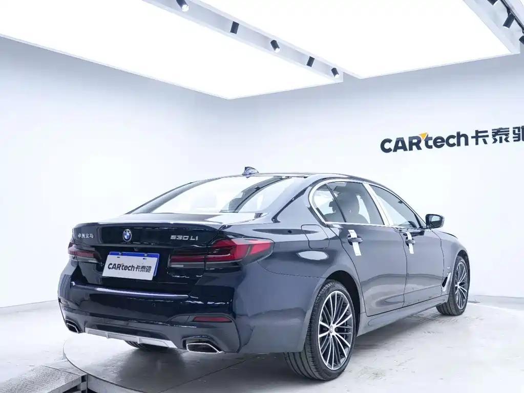 BMW 5 Series — фото 22