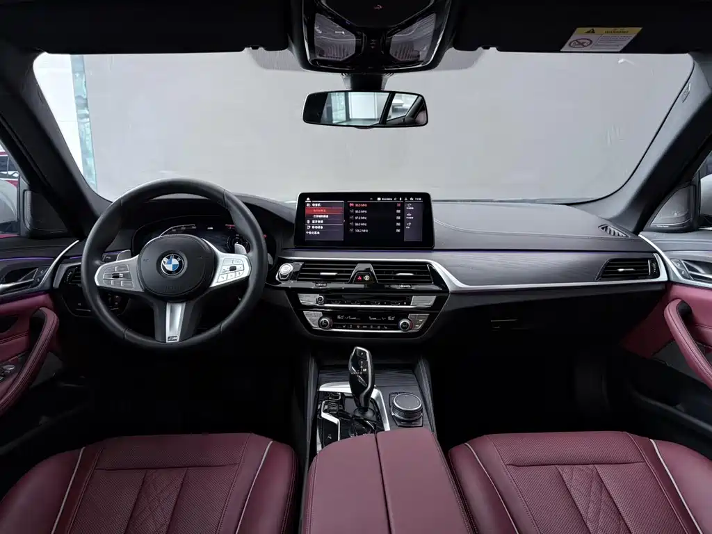 BMW 5 Series — фото 11
