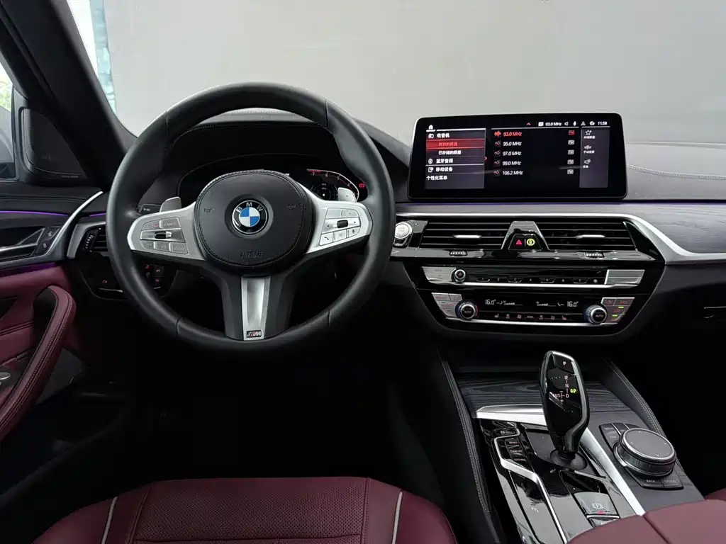 BMW 5 Series — фото 10