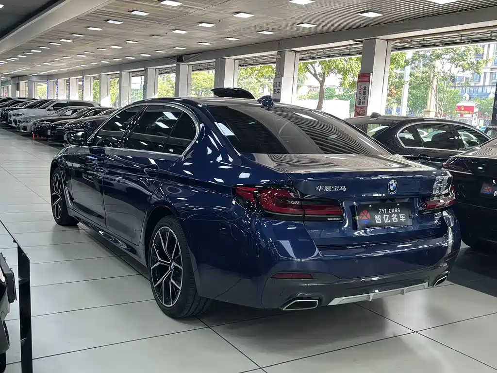 BMW 5 Series — фото 10