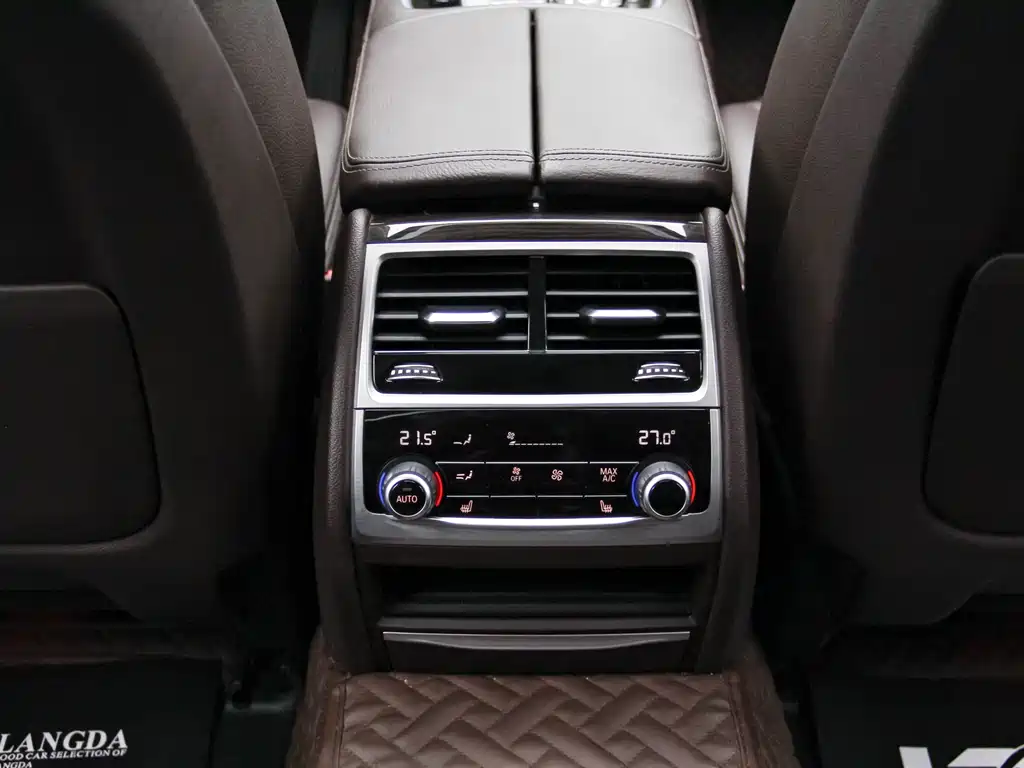 BMW 7 Series — фото 14
