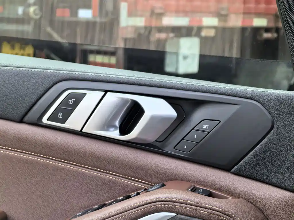 BMW X5 (Import) — фото 23