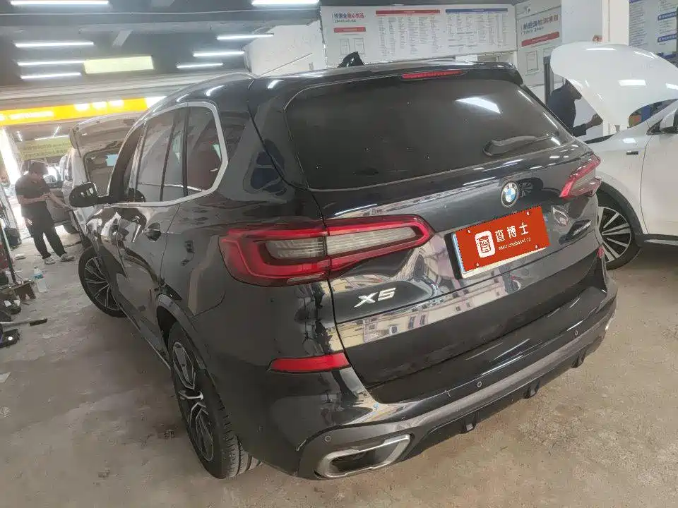 BMW X5 (Import) — фото 5