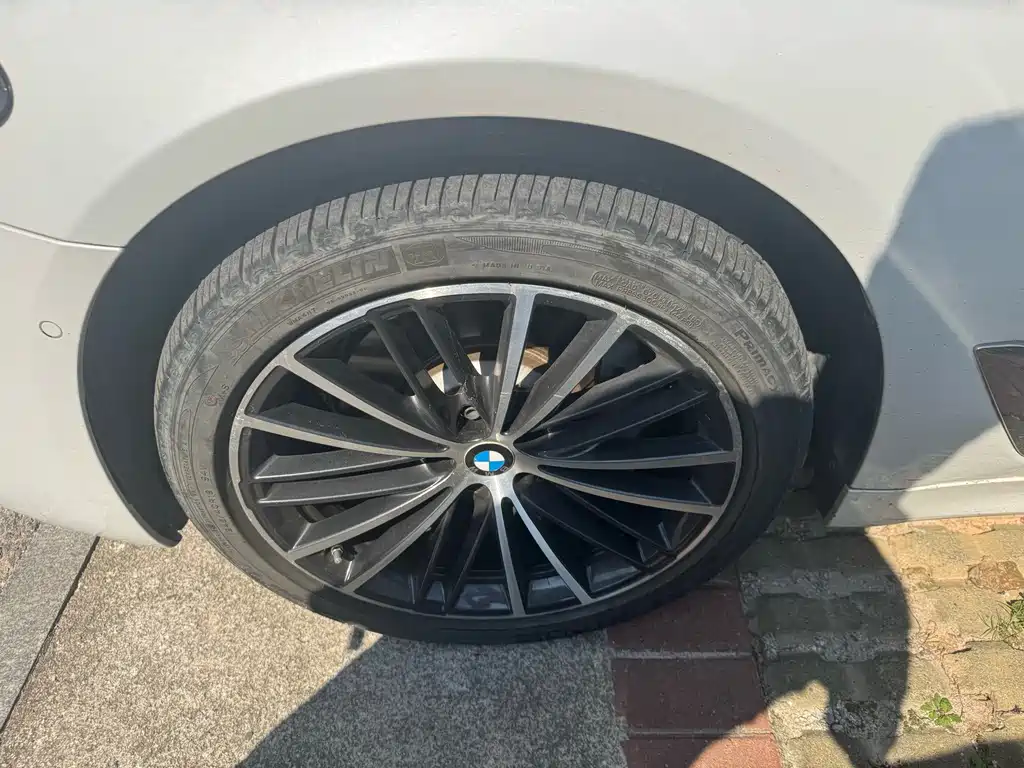 BMW 5 Series — фото 2
