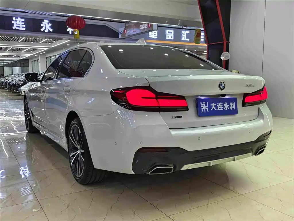 BMW 5 Series — фото 17