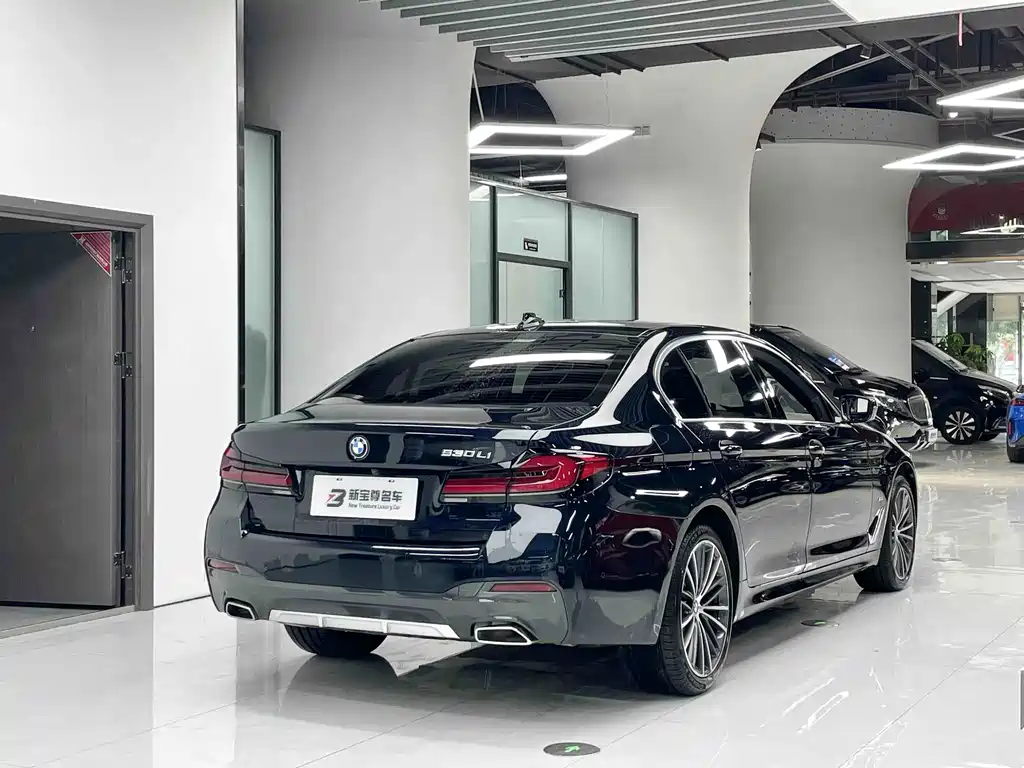 BMW 5 Series — фото 11