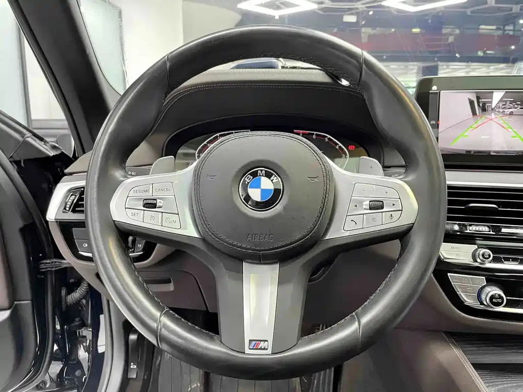BMW 5 Series — фото 15