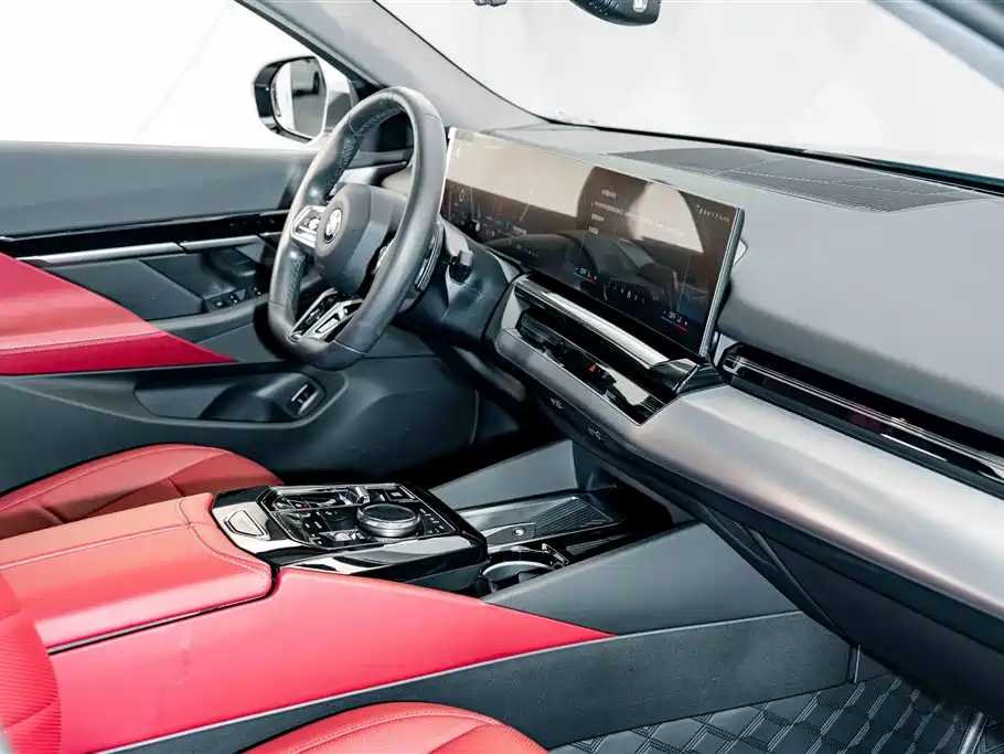 BMW 5 Series — фото 18